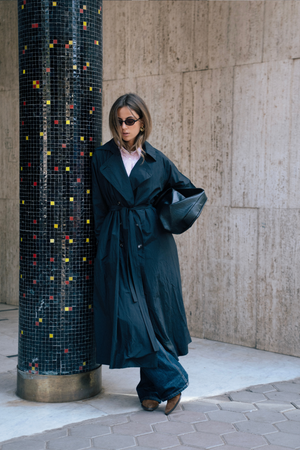 Oversized Light Trench in Black