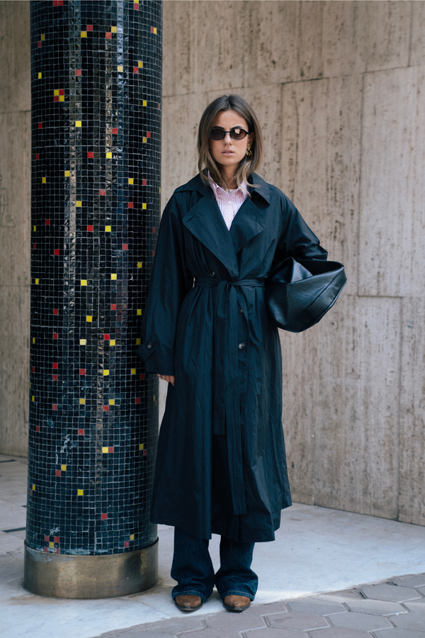 Oversized Light Trench in Black