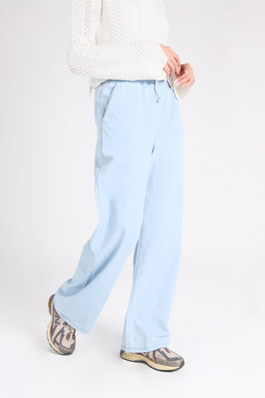 Wide Leg Pull on Jeans in Light Blue