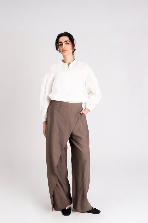 Shifted Midline Crinkled Pants in Brown