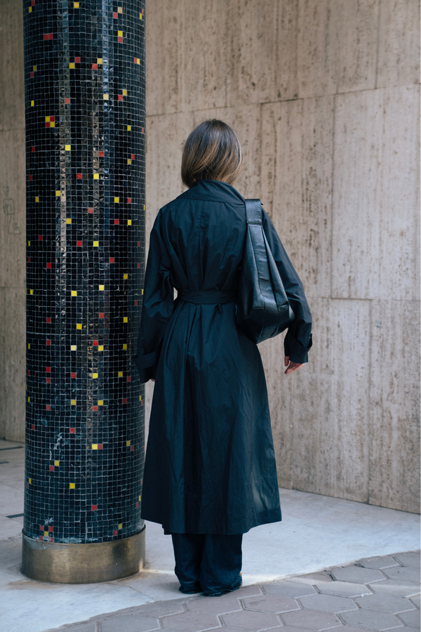 Oversized Light Trench in Black