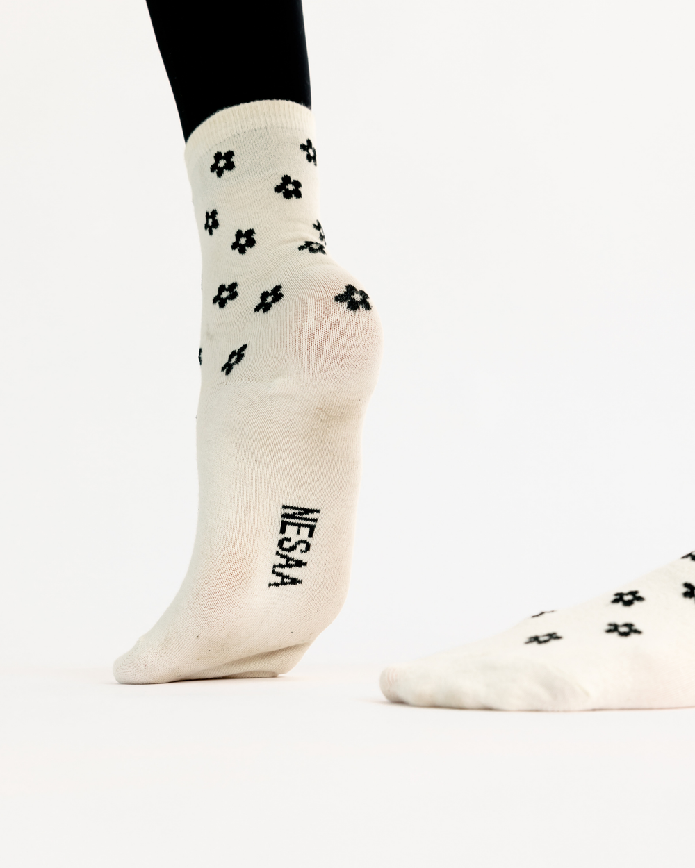 Secret Garden Crew Socks In Black