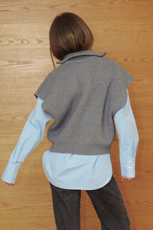 Knitted Vest in Grey