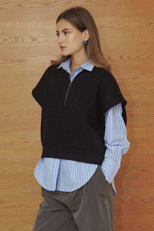 Knitted Vest in Black