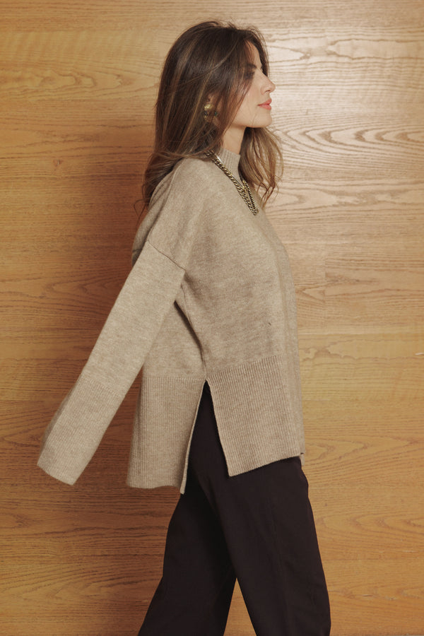 Good Feels Sweater In Dark Beige