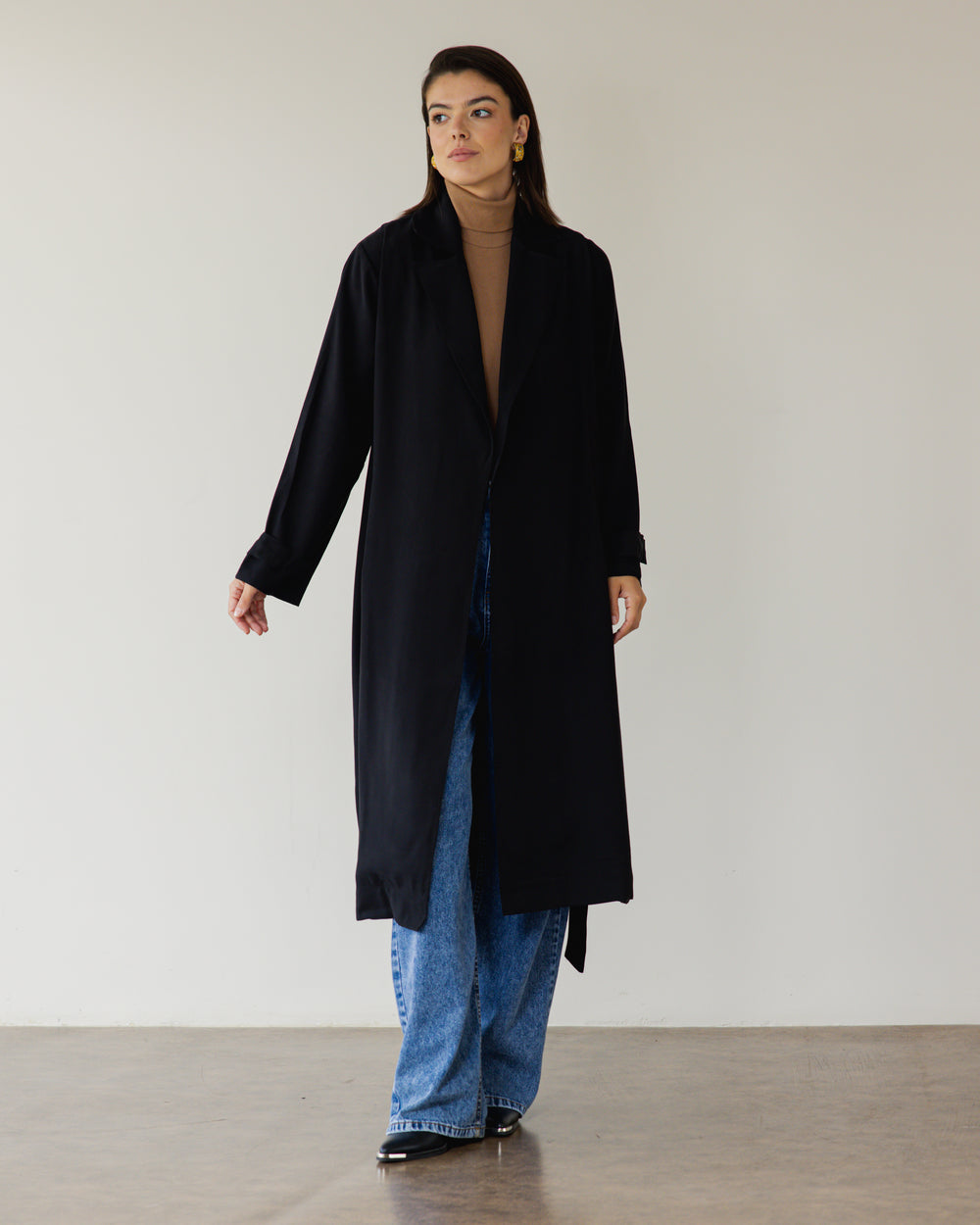 Light Trench Coat in Black