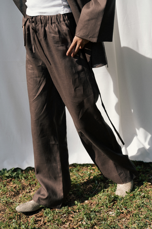 Linen Pants in Brown