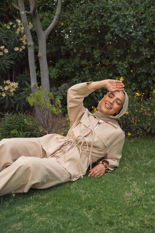 Crinkled Front Tie Set in Beige