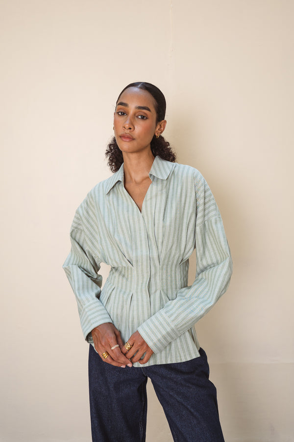 Fitted Waist Cotton Shirt in Green
