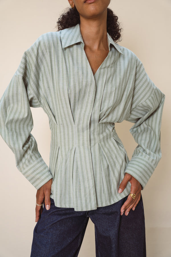 Fitted Waist Cotton Shirt in Green