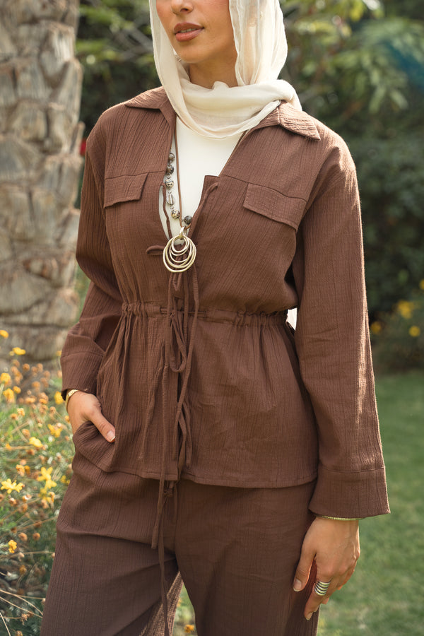 Crinkled Front Tie Set in Brown