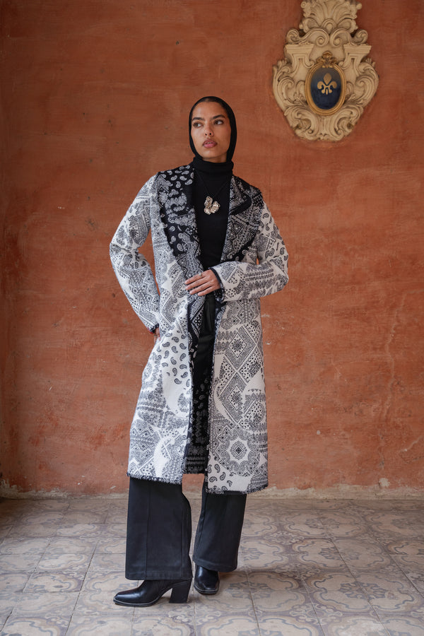 Bandana Reversible Cardigan in White × Black