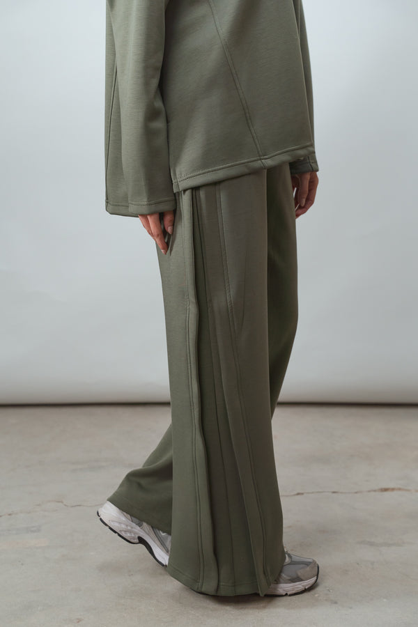 Ultra Soft Single Pleat Set in Olive