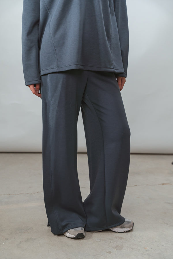 Ultra Soft Single Pleat Set in Steel Blue