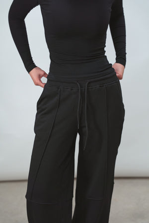 Drawstring Sweatpants in Black