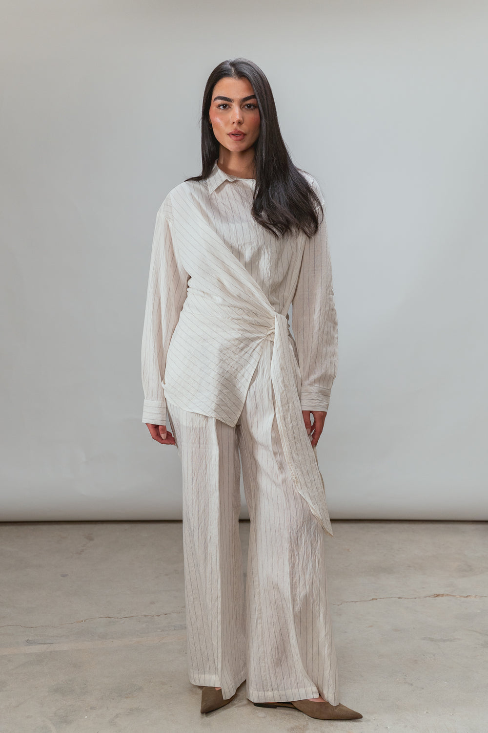 Shifted Set in White