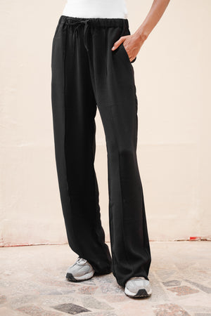 Trousers in Black