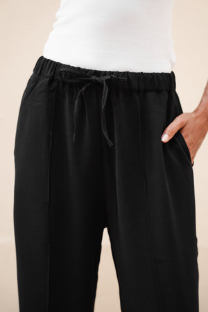 Trousers in Black