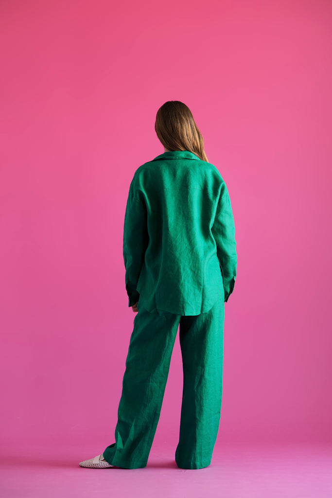 Livin’ In Linen Pants in Emerald Green