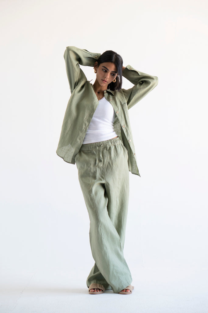 Livin’ In Linen Pants in Olive