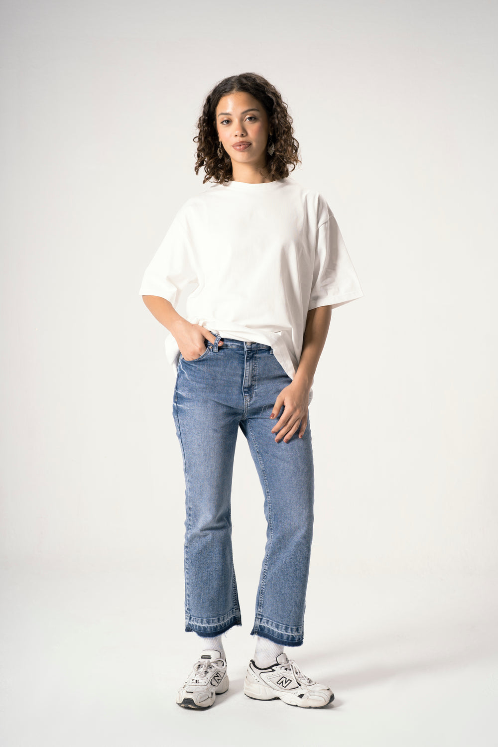 Raw-Hem Cropped Flare Jeans Pants in Dark Blue