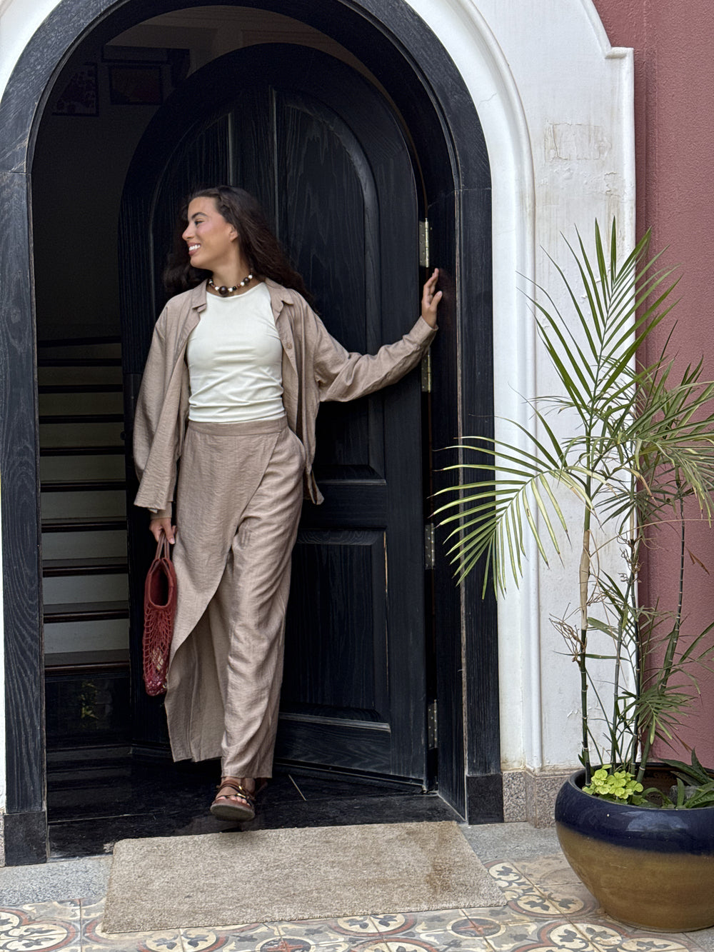 Shifted Midline Crinkled Pants in Beige
