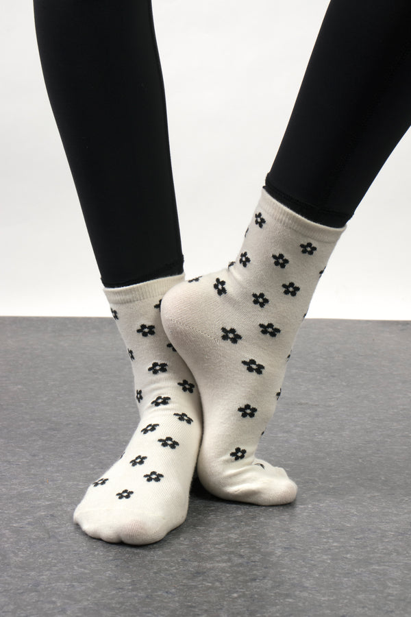 Secret Garden Crew Socks In Black