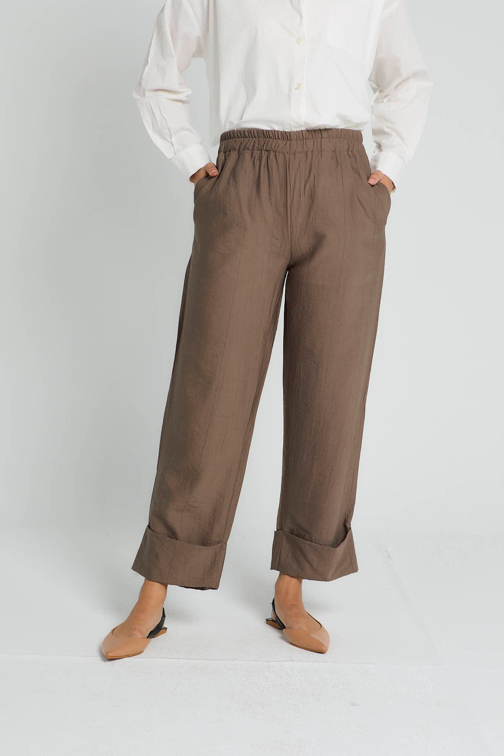 Turn-up Crinkled Pants in Brown
